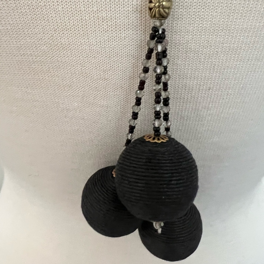 Thread Wrapped Ball Necklace, NWT - Picture 5 of 7